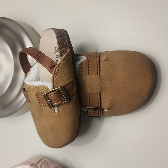 3 shoe bundles 12 to 18 months - Picture 3 of 11